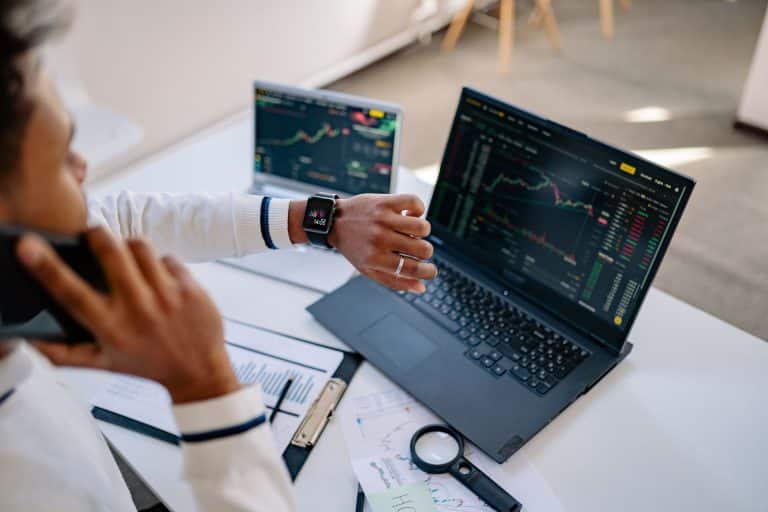 Gestion active vs gestion passive : quel impact sur le risque